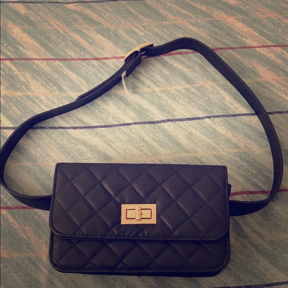 Fashionable fanny pack from fashion nova